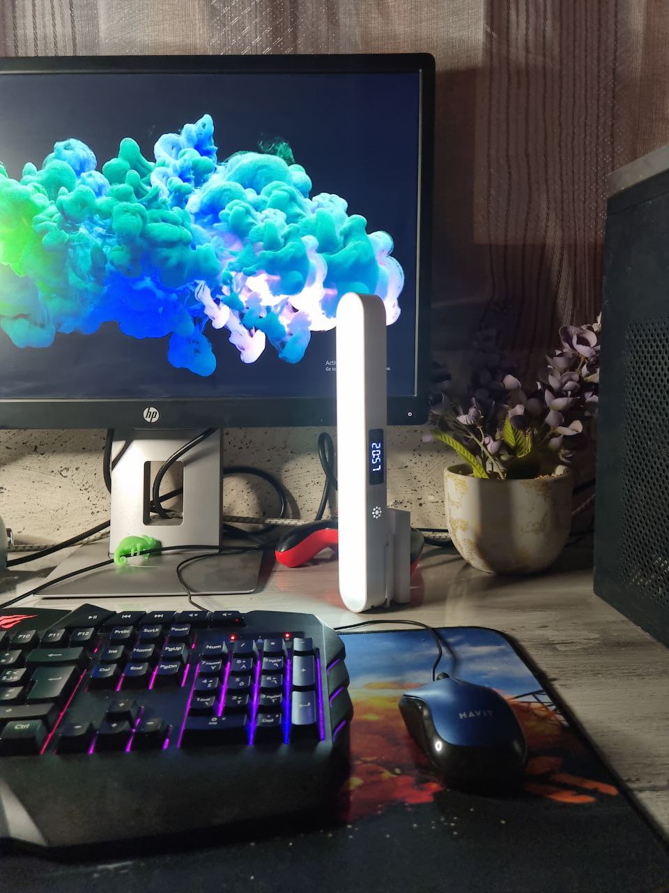 مصباح مغناطيسي قابل للثبيت في عدة اماكن💡